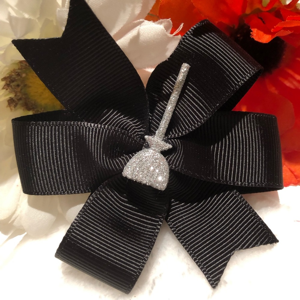 🌸3/$9🌸 HANDMADE HALLOWEEN BLACK/SILVER BROOM